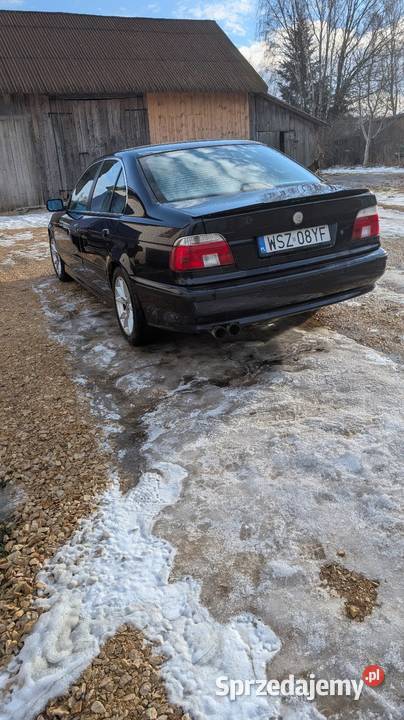 BMW E39 528 Momocicha