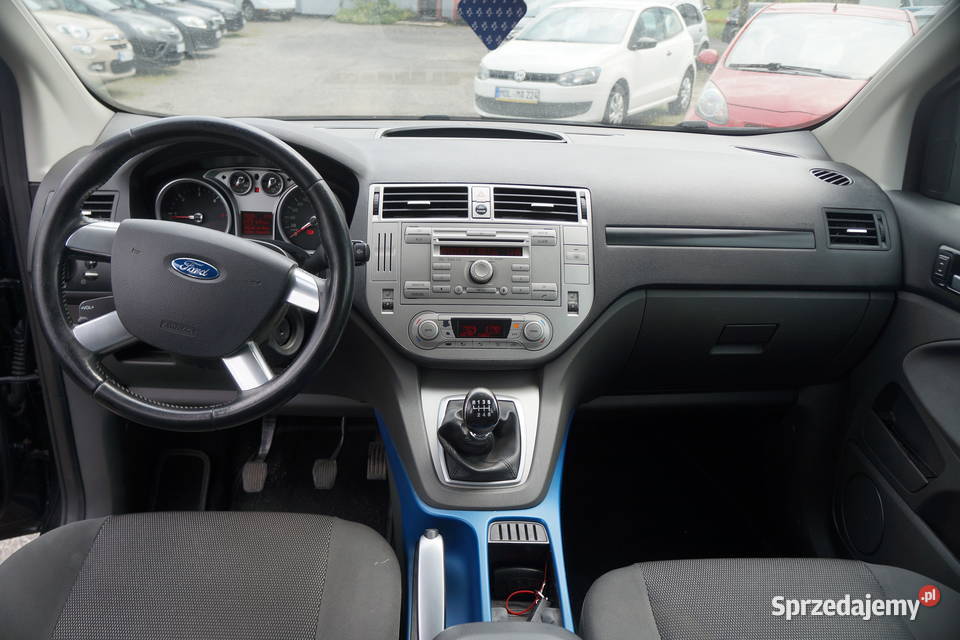 FORD KUGA garażowany