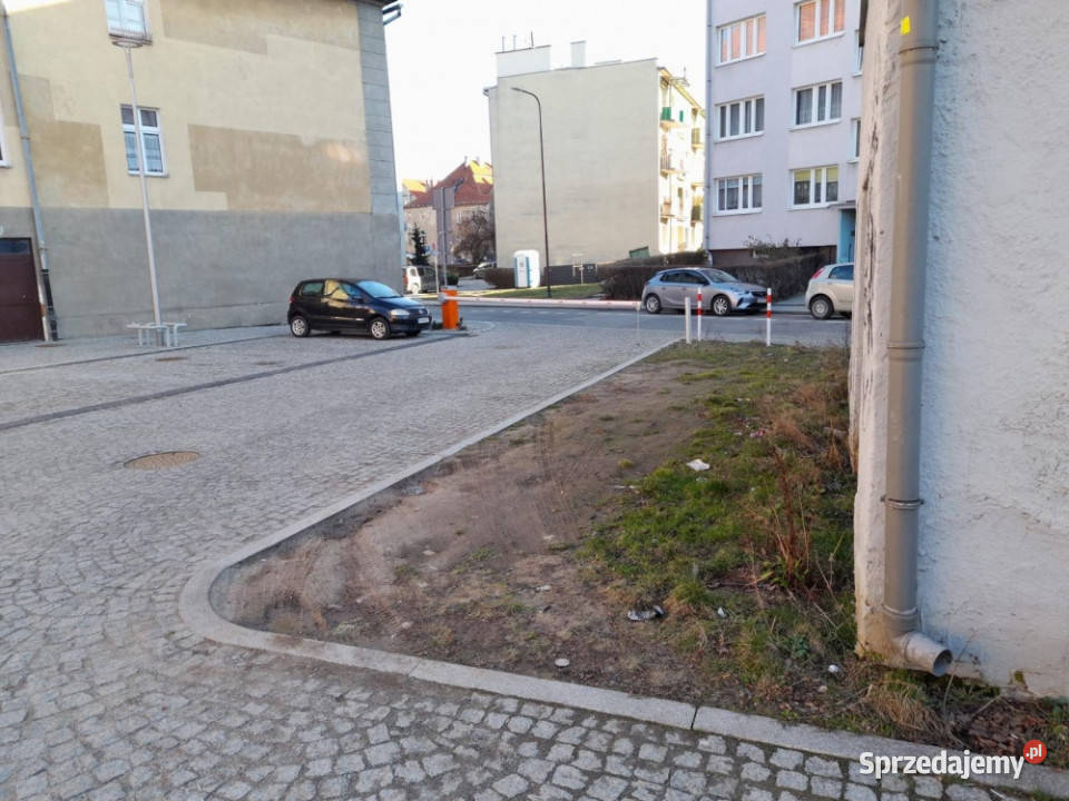 Garaż centrum Świdnicy 3 min do Rynku Prąd Teren dolnośląskie