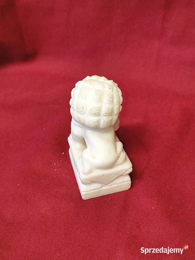 Foo Dog alabaster figurka