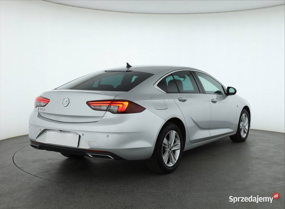 Opel Insignia 20 CDTI srebrny