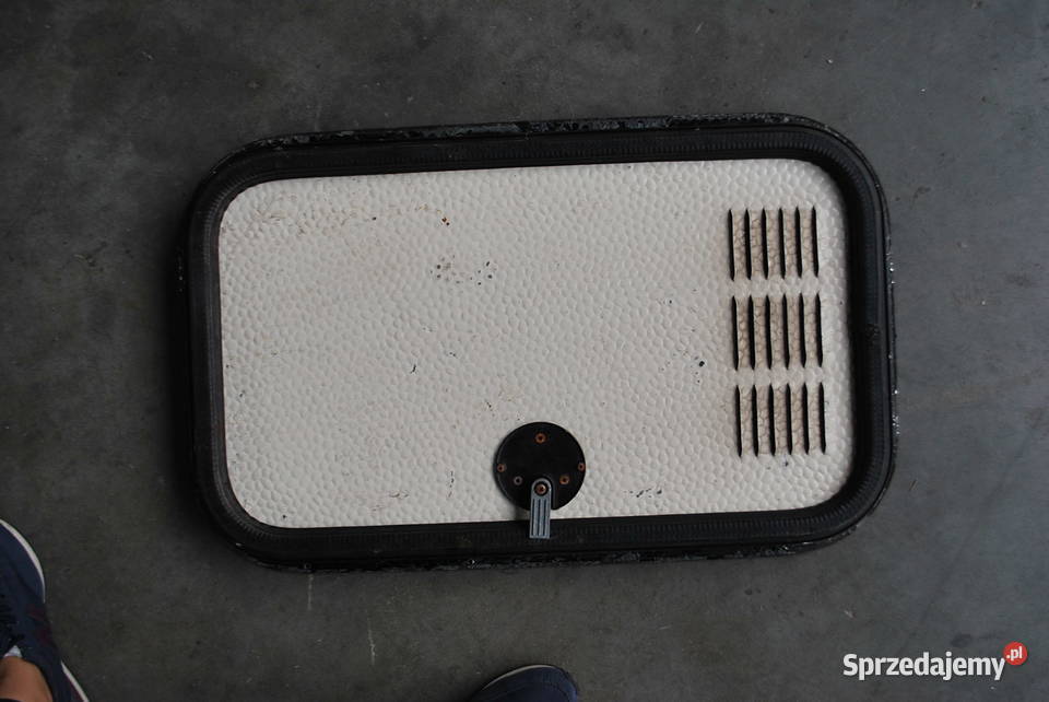 DRZWICZKI SERWISOWELUK BAGAŻOWY 66x41 Grzebowilk