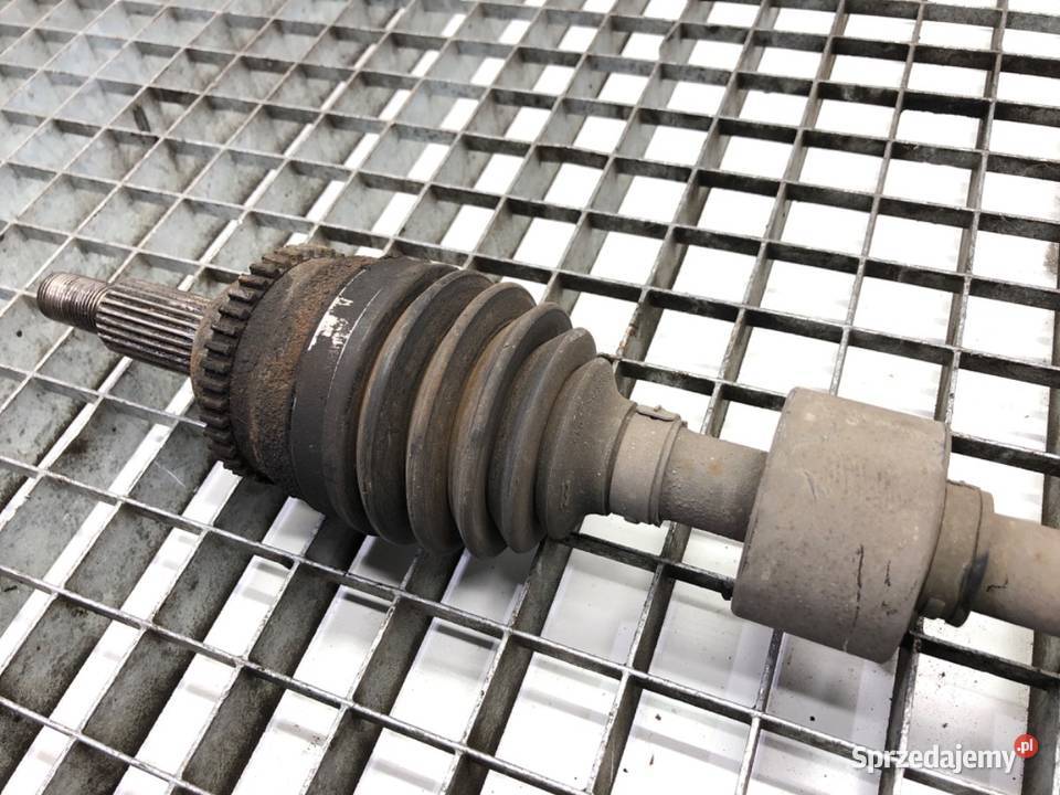 PÓŁOŚ PRAWY PRZÓD SUZUKI SWIFT III 13 92 PRZEGUB