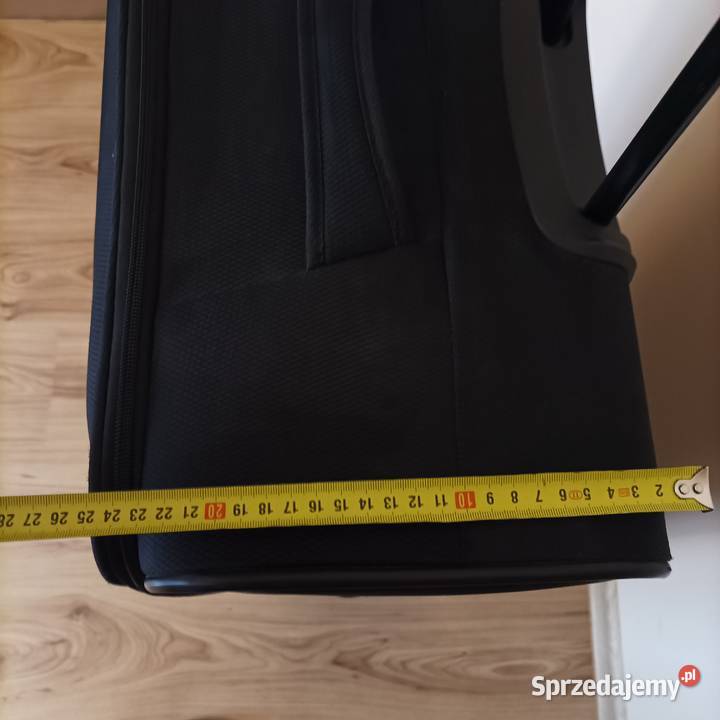 Duża walizka podróżna na kółkach Stronie Śląskie