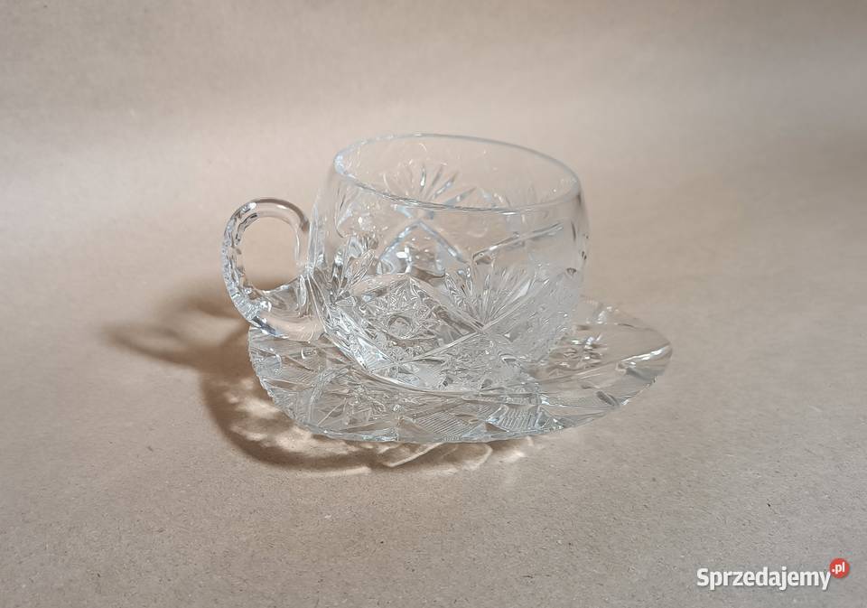 Kubek kryształowy z talerzykiem trójkątnym Kubki Opole