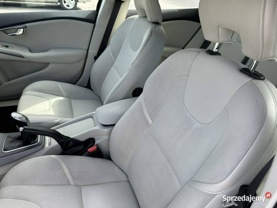 Volvo V40 Mocny silnik kamera nawigacja tempomat bluetooth Wejherowo sprzedam