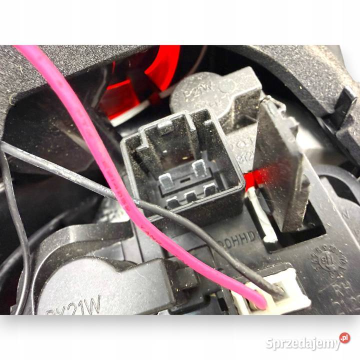 LAMPA PRAWA Volvo V40 II kombi 20122019 tylna