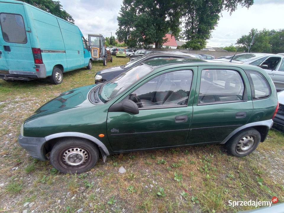 Opel Corsa 12 48 kW 1997 r dawca części Szklarka Myślniewska sprzedam