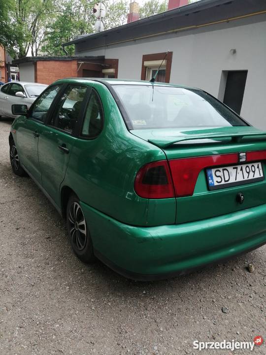 SEAT Cordoba 16 z gazem długie opłaty Rok produkcji 1998 Piotrków Trybunalski