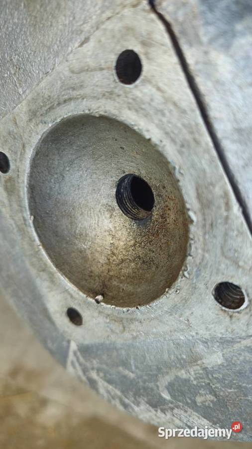 Głowica wfm wsk URSUS Bładna silnik cylinder shl Cylindry, głowice, pierścienie Ostrzeszów