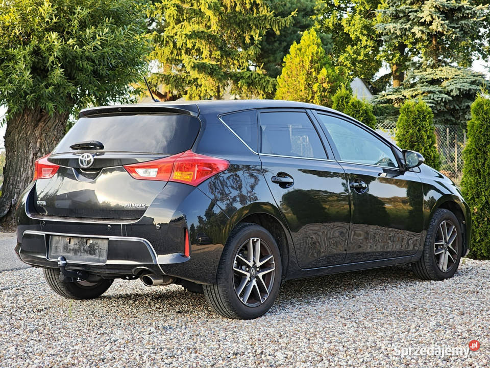 Toyota Auris II 2012 Sadlno