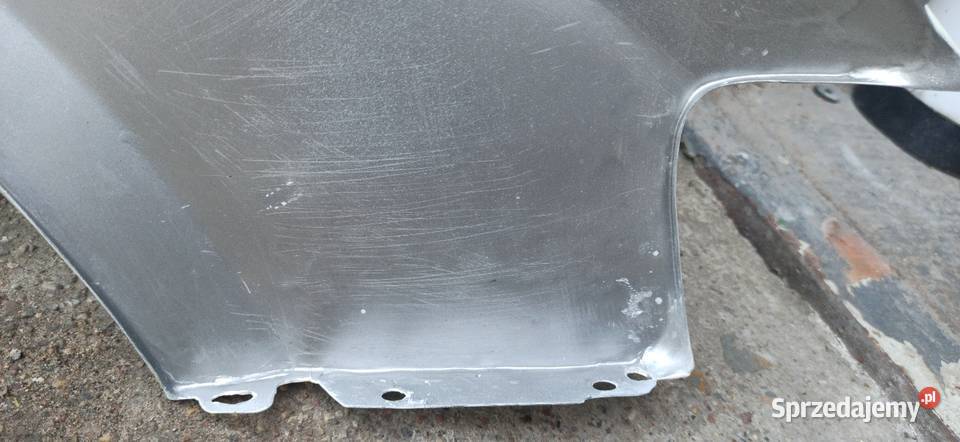 Błotnik lewy Mercedes w176 osobowe Puławy