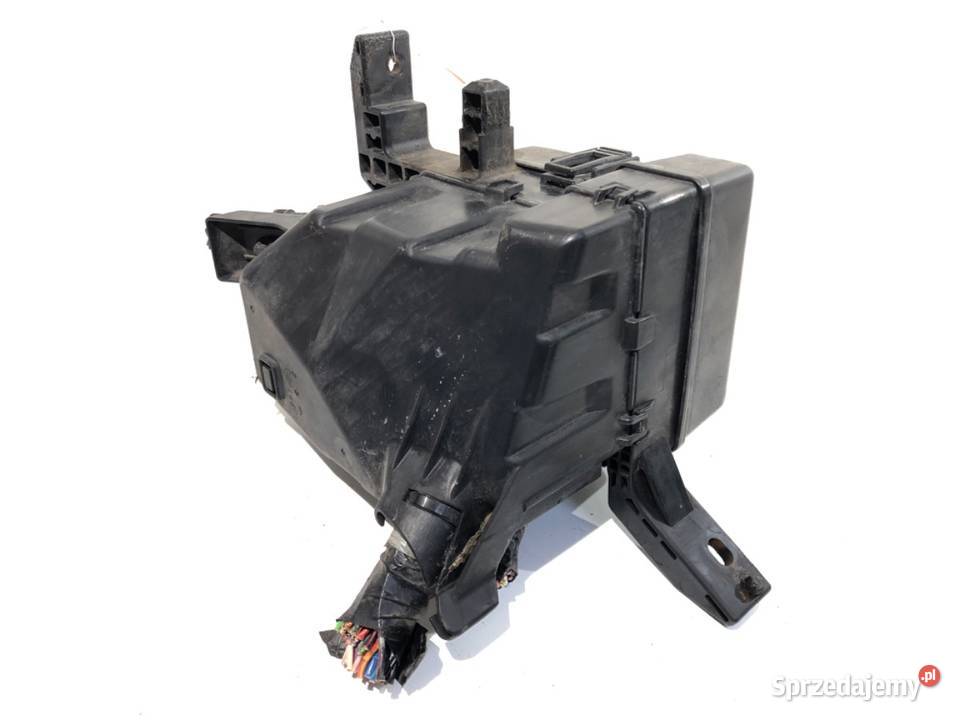 SKRZYNKA BEZPIECZNIKÓW SUZUKI SWIFT III osobowe