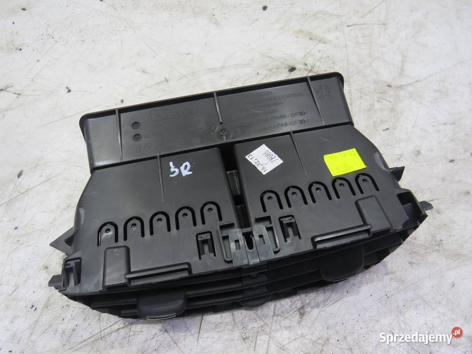 KRATKA NAWIEWU ŚRODKOWA PEUGEOT 2008 sprzedam