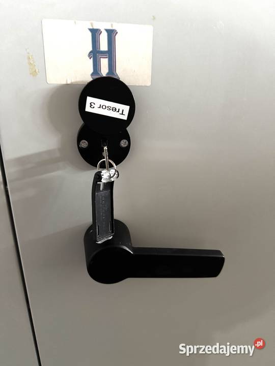 Duża szafa metalowa na akta osobowe dokumenty Prochowice