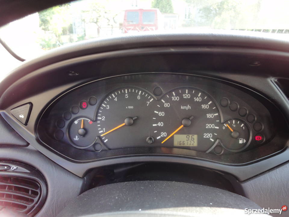 FORD FOCUS X100 KOMBI 18 BENZYNA 2004 autoalarm