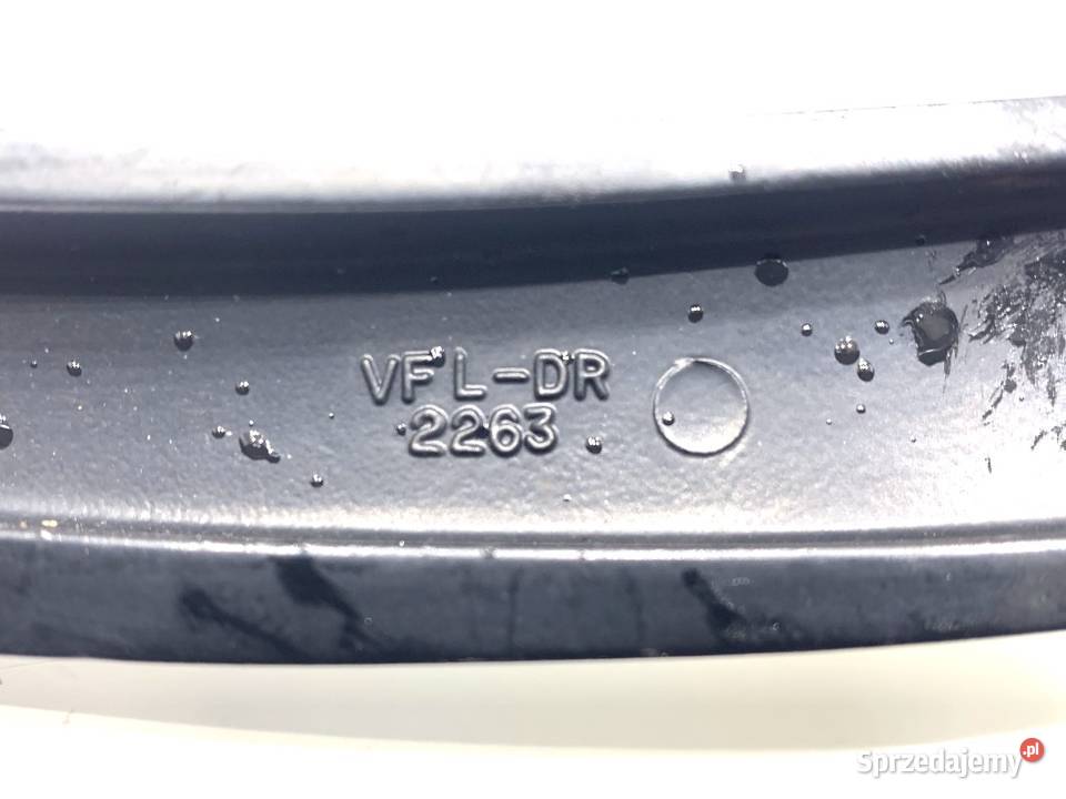 RAMIĘ WYCIERACZKI KOMPLET PRZÓD HYUNDAI i40