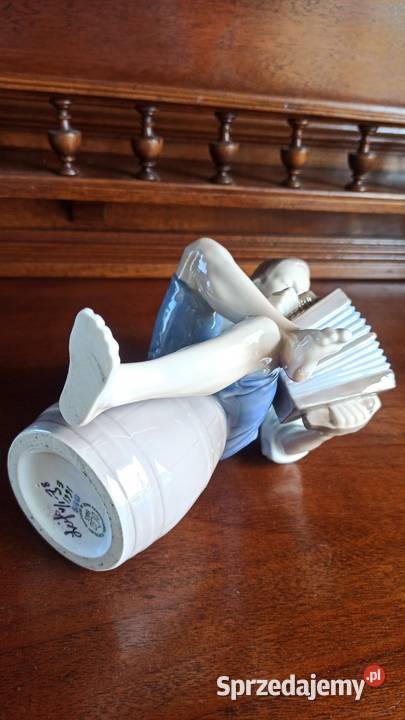 Figurka Szczęśliwy żeglarz grający na akordeonie pomorskie sprzedam