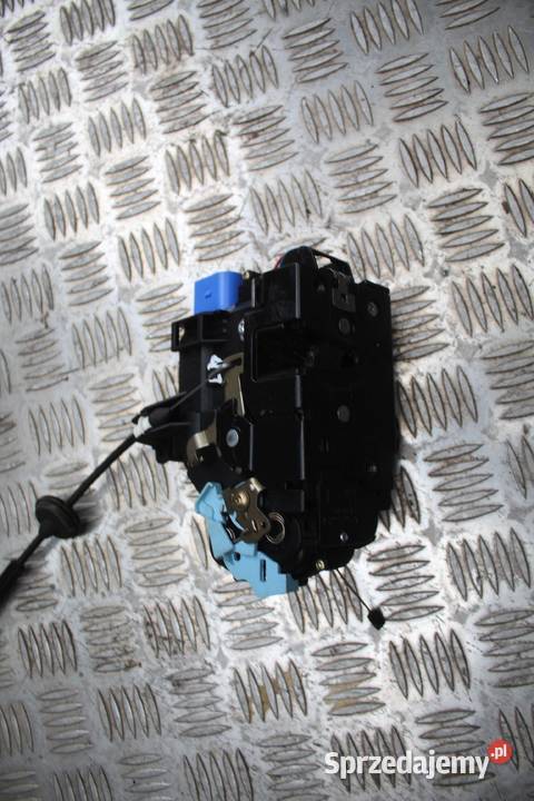 ZAMEK DRZWI LEWY PRZÓD 9 PIN VW GOLF V 3D1837015 osobowe sprzedam