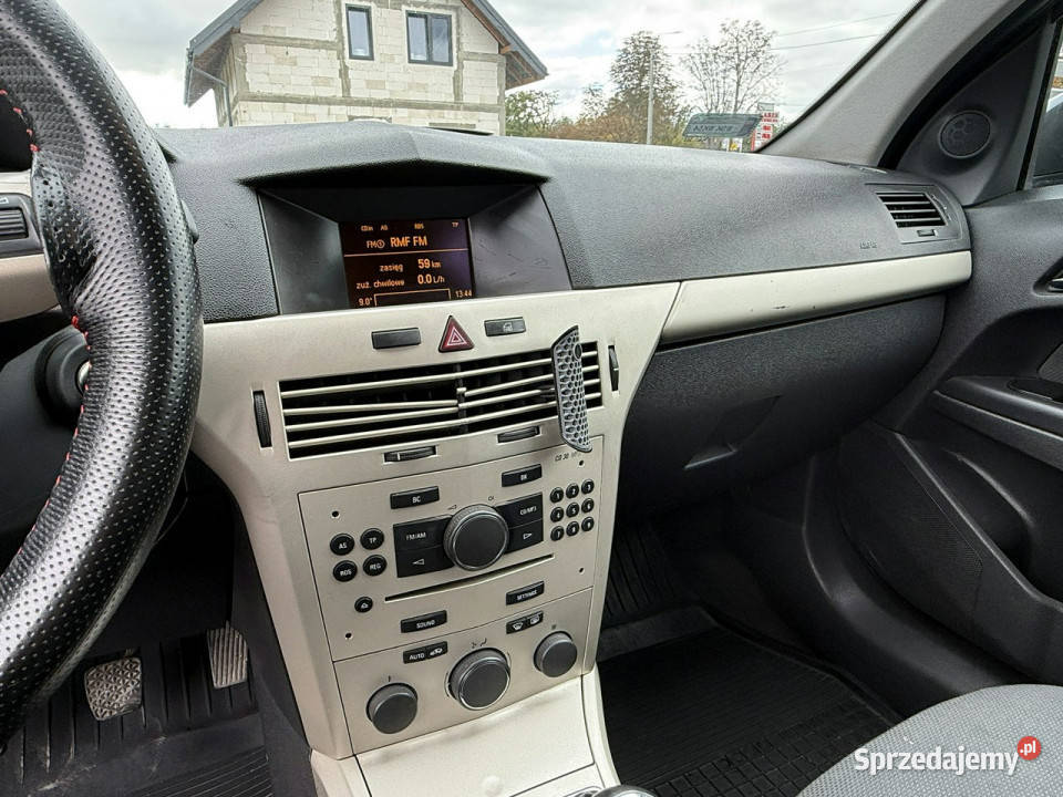 Opel Astra 16i ASR (kontrola trakcji) Węgrów