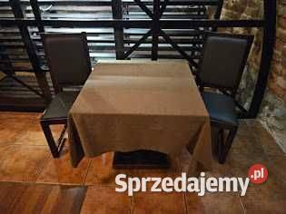 Stoły restauracyjne drewniane 84x84 z obrusami Gastronomia