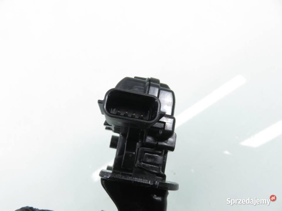 ZAMEK KLAPY DACIA DUSTER 40557160 90503942 sprzedam