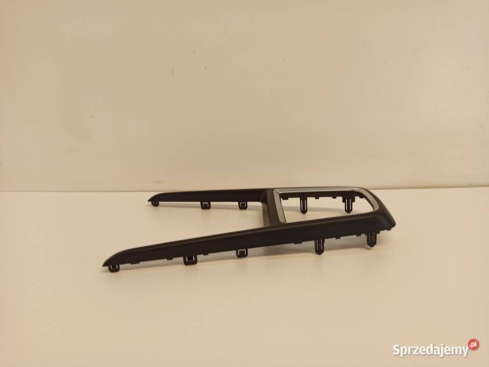 SUZUKI SWIFT MK8 RAMKA MIESZKA TUNELU 7585152R0