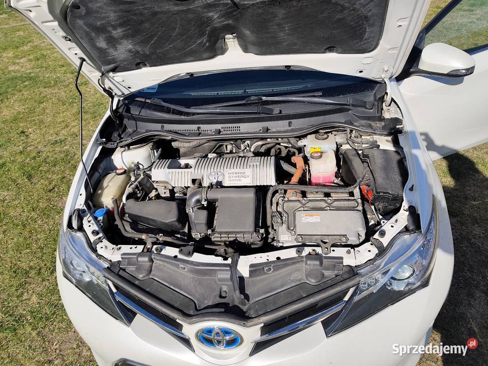 Toyota Auris 18 HSD Luna 2015 Hybryda Białystok