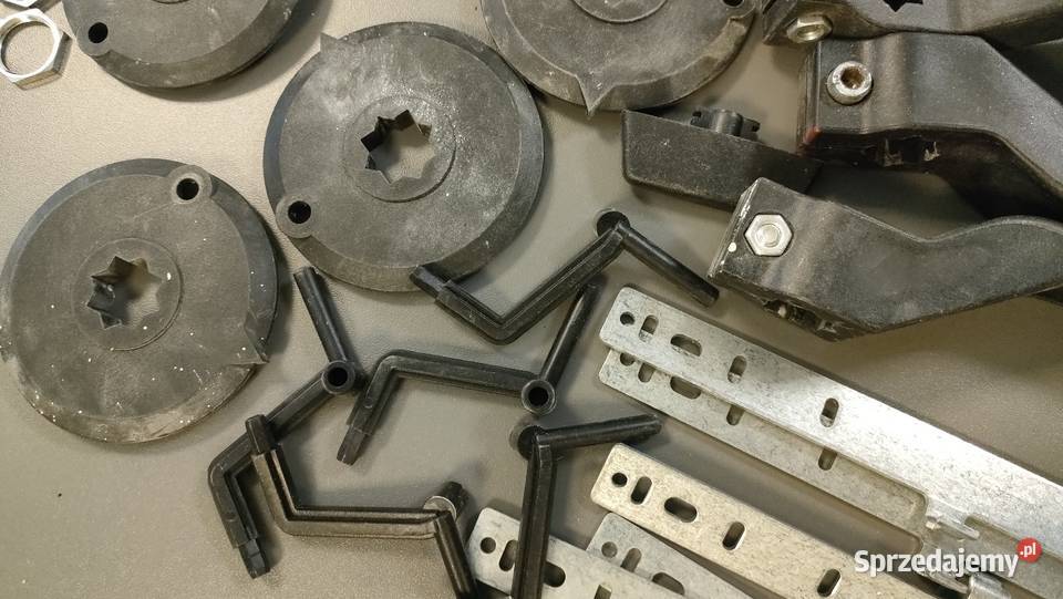 Klamki uchwyty akcesoria do szaf sterowniczym