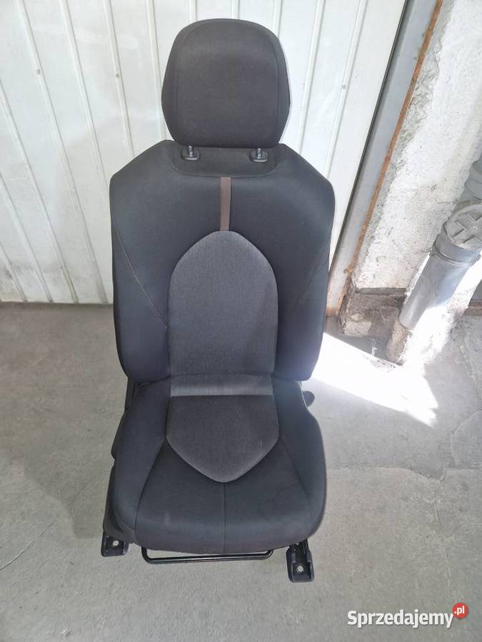 Fotele TOYOTA CAMRY VIII XV70 z 2020 roku Piaseczno