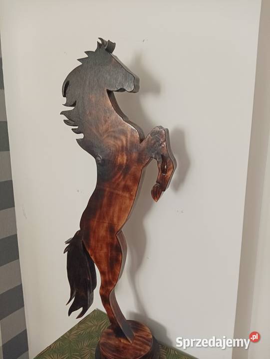Figurka konia Piła