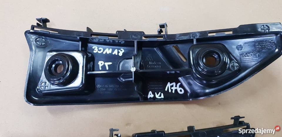 MERCEDES W176 ŚLIZG MOCOWANIE ZDERZAKA PRAWY Pozostałe Bieleń