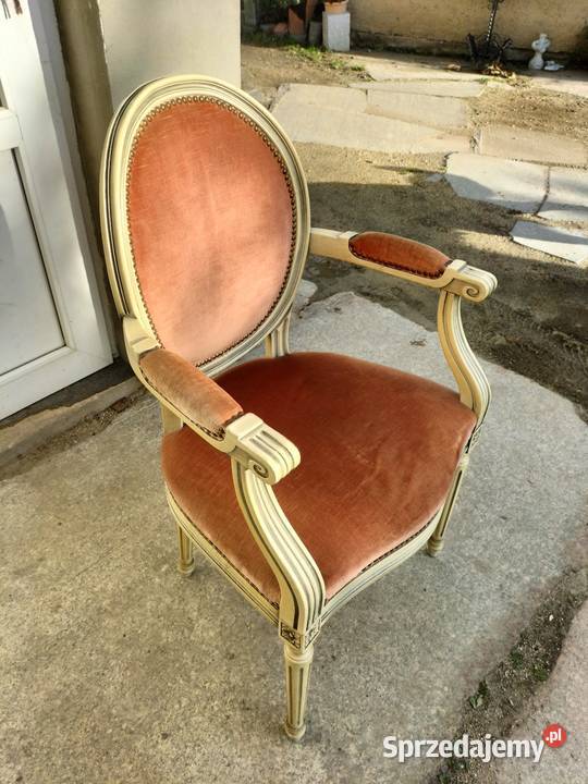 Krzesła medaliony Dziwigórz