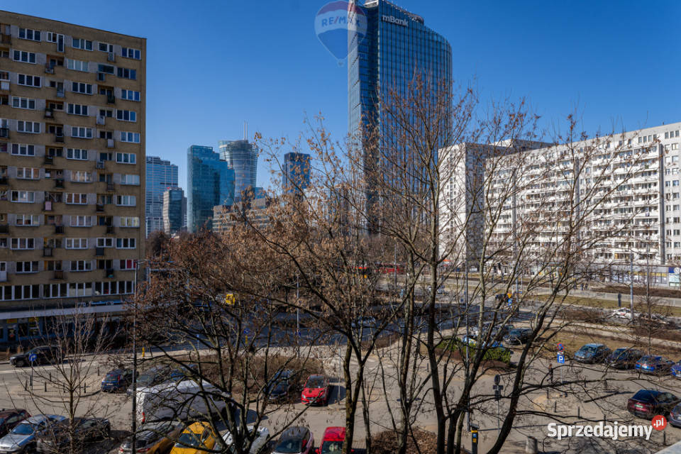 2 pokoje w centrum Warszawywidok na skyline Warszawa