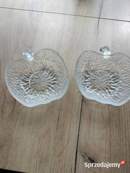 Dwie małe miseczki jabłko komplet