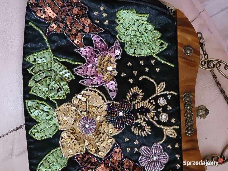 Czarna torebka wyszywana Vintage