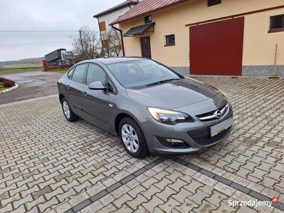 Opel Astra Opoczno