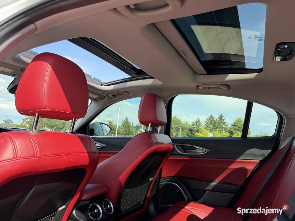 Alfa Romeo Giulia do ślubu białą biały samochód Goworowo