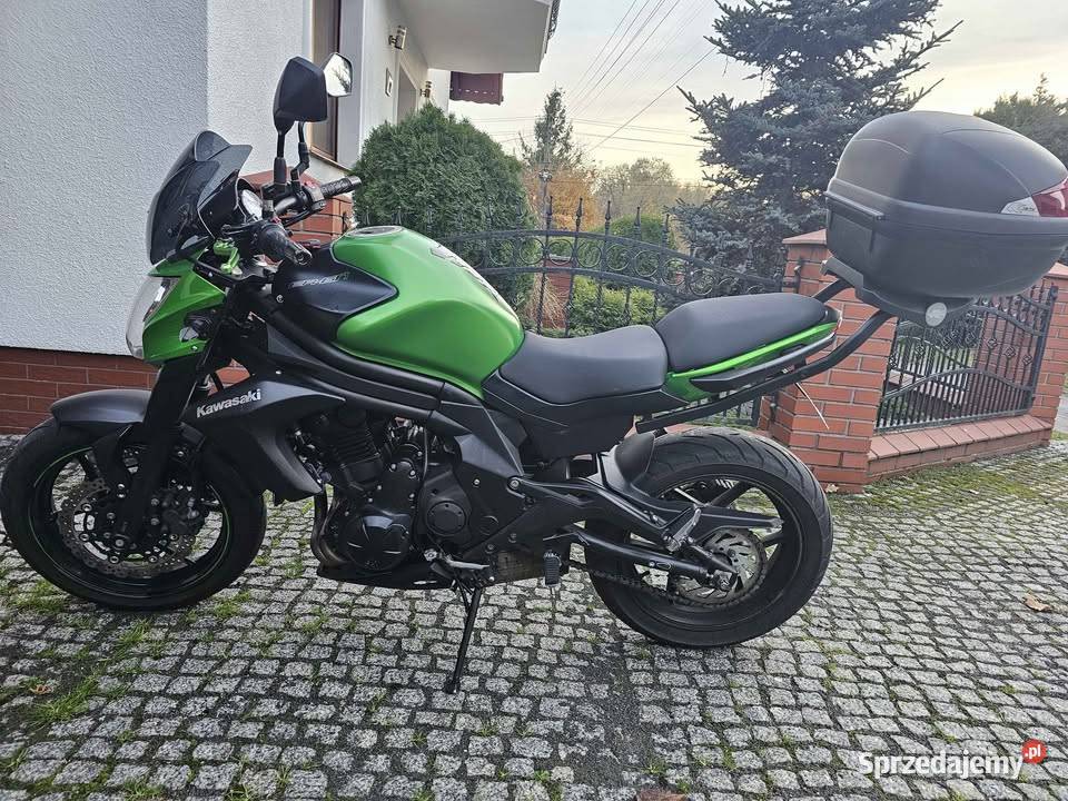 Kawasaki ER6N motocyklisty