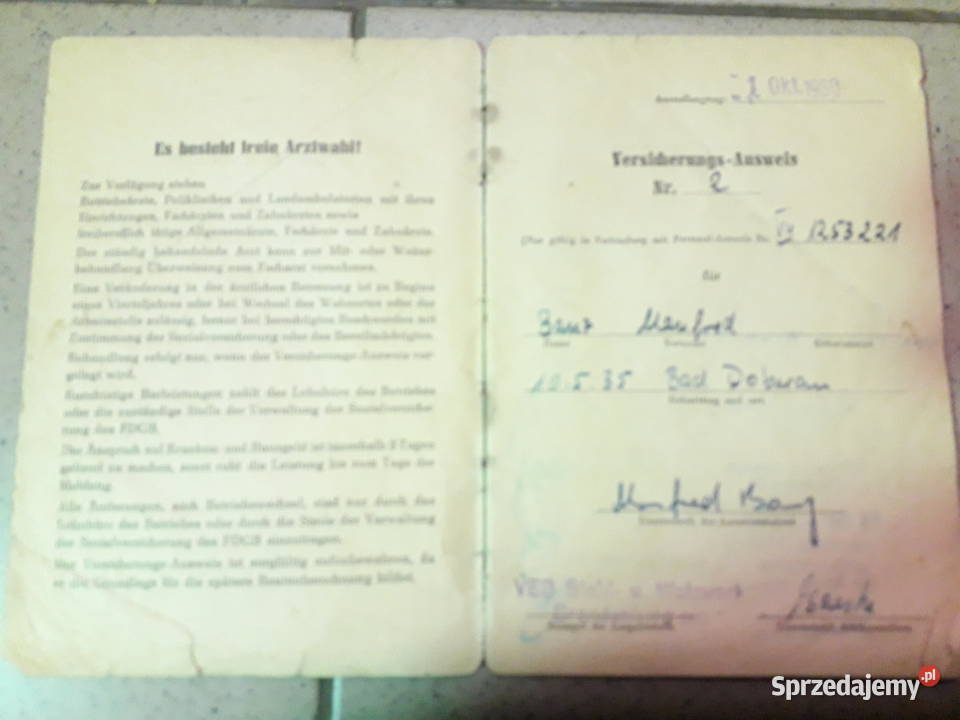 Stara książka pracy i legitymacja Warszawa