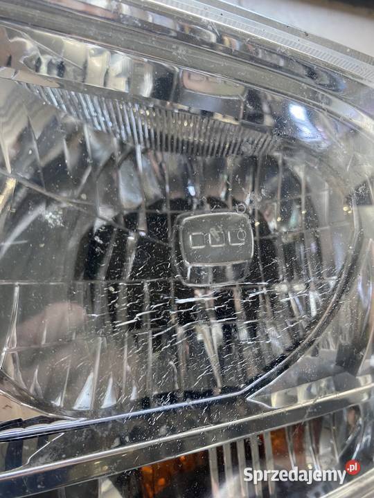 Nissan Navara D40 lampa lampy przód używane
