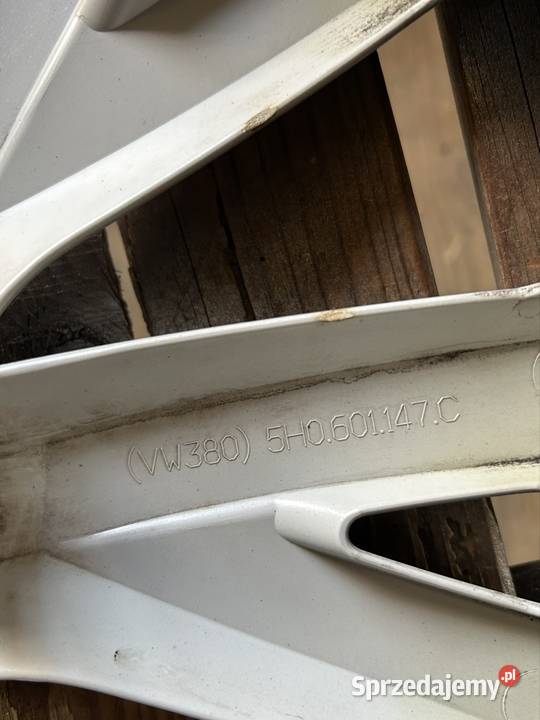 Oryginalny kołpak 16 VW Golf Caddy Passat Głuszyca sprzedam