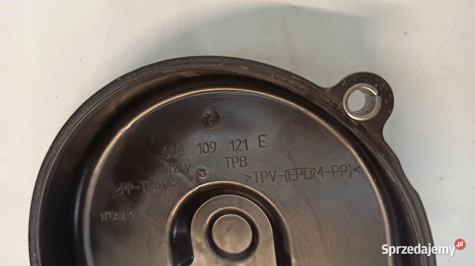 OBUDOWA PASKA ROZRZĄDU AUDI Q2 04C109121E Wyposażenie wnętrza dolnośląskie