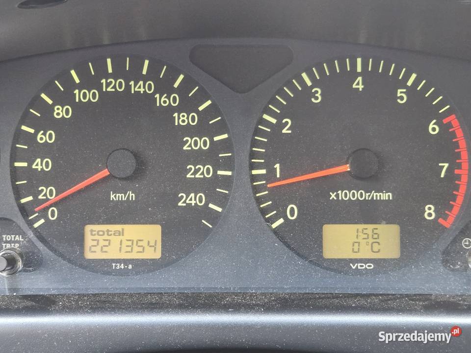 Toyota avensis kombi 18 benzyna manualna Nysa