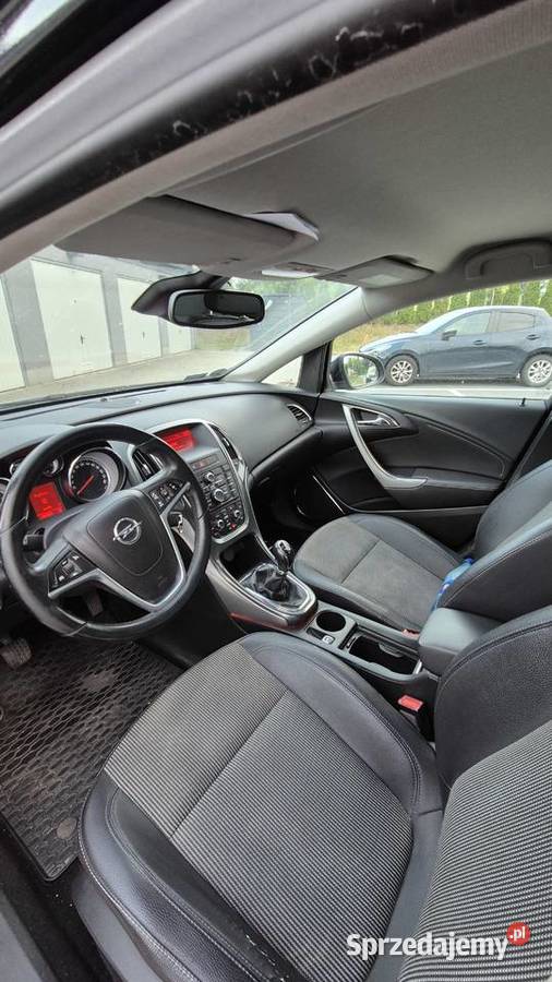 Benzyna 8 lat w rodzinie PRYWATNE AUTO Rok produkcji 2011 Opel Libertów sprzedam