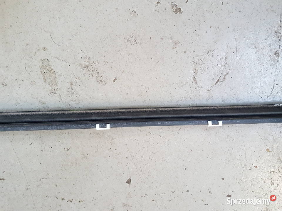 KIA PRO CEED III LISTWA ZGARNIAJACA LEWA SZYBY