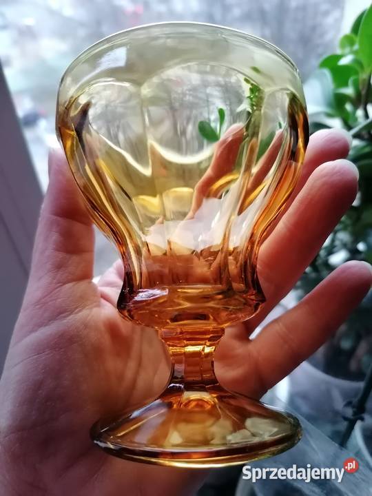 Kielich duży że szkła miodowego podkarpackie Mielec