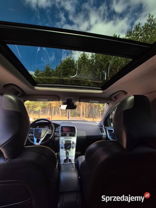 VOLVO XC60 2017r T5 Benzyna Słup Drugi