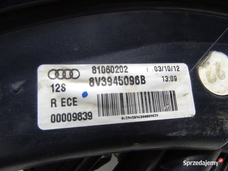 LAMPA PRAWY TYŁ PRAWA TYLNA 8V3945096B AUDI A3 osobowe
