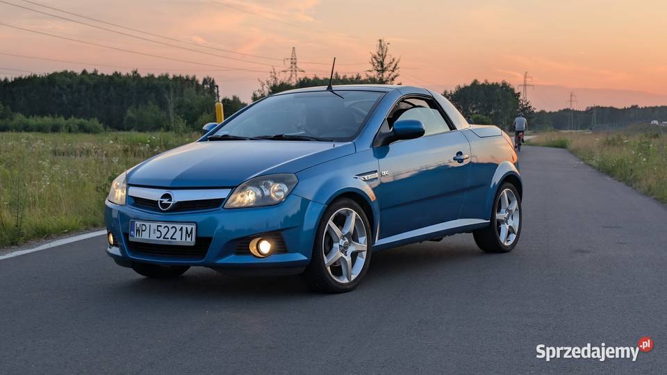 Opel Tigra B Twintop 14 B 2004 Rok produkcji 2004 Węgrów